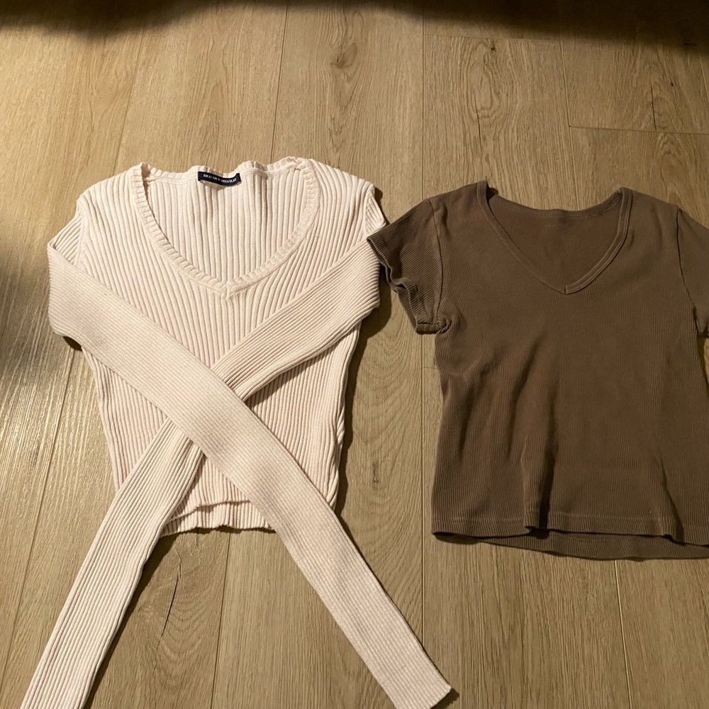 Brandy Melville lot. Ribbed v-neck long sleeves and short sleeve v-neck